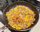 生姜が香る✨味噌バタコーンのそぼろ丼作り方5写真