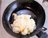 ガーリック炒飯炒り卵のせ作り方4写真