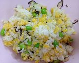 彩り♪炒り卵と枝豆＆塩昆布おにぎり作り方3写真