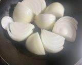 新玉ねぎのニンニク醤油炒め作り方1写真