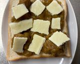 残ったカレーでチーズトースト！作り方2写真