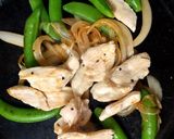 鶏肉とスナップえんどうのケチャップ炒め作り方4写真