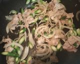 豚バラ肉とアスパラの焼きうどん作り方7写真