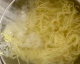 サラダチキンでトマトペペロンチーノ焼そば作り方2写真