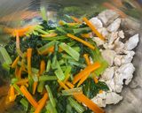 おうち給食「小松菜と鶏ささみのサラダ」作り方3写真