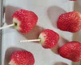 電子レンジでいちご飴ʚ🍓ɞ作り方2写真