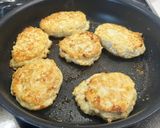 筋肉君⁂鶏胸挽肉しそバーグ　生おから作り方1写真