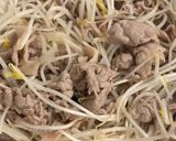 もやしと豚肉のヨーグルト納豆スープ作り方3写真