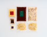 チーズと生パスタで〆る、チリトマトもつ鍋作り方1写真