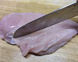 【メイン】鶏むね肉の粉チーズハーブ揚げ焼き作り方1写真