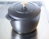 旨味ある【新玉コーンとカニカマのお味噌汁作り方2写真