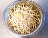 鶏の唐揚げニラもやし炒め作り方1写真