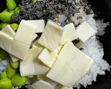 子どもが喜ぶ♪枝豆チーズの塩昆布おむすび作り方4写真