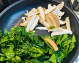 ほうれん草大量消費！椎茸と豚バラの炒め物作り方4写真