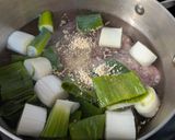 長ねぎと鶏もも肉と凍み豆腐のお雑煮作り方3写真