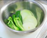 ＊15分で出来る、鶏もも肉の味噌煮込み作り方1写真