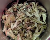 簡単★舞茸と茗荷のお味噌汁作り方1写真