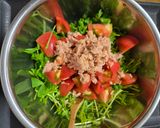 トマトとツナと豆苗のサラダ作り方3写真