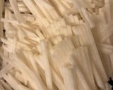 カブと納豆と生ハムとチーズのサラダ作り方1写真