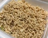 増量!カップ焼きそばで「そば飯」作り方1写真