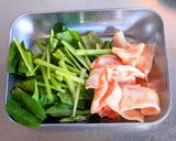豚バラ肉と小松菜メンマのラー油炒め作り方1写真