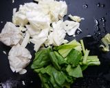 簡単！焼売とキャベツのお味噌汁作り方1写真