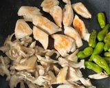 ささみと舞茸とししとうの味噌マヨ炒め作り方2写真