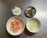 玉ねぎとオリーブを入れたエビパスタ作り方2写真