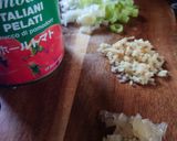 トマト水煮缶で作るエビチリフェットチーネ作り方1写真