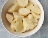 出汁いらず☆じゃがいもの鶏そぼろ煮作り方1写真