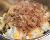 焼き茄子とゆで卵の和え物かつお節添え作り方3写真