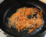 ツナ缶と糸こんにゃくと人参の醤油麹炒め作り方3写真