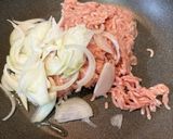 【簡単ヘルシー】厚揚げと鶏挽肉の親子丼作り方2写真