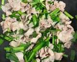 ちょいピリ辛の豚肉入りニラ玉炒め♪作り方5写真
