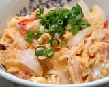 安い早い簡単!新玉ねぎとカニカマの玉子丼作り方13写真