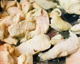 鶏肉とコーン缶のバジルバターソテー作り方1写真