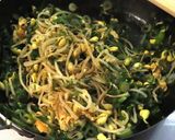 豆もやしと長ねぎ（青い部分）と卵の炒め物作り方3写真