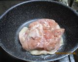 セロリと鶏もも肉のクリーム煮😋作り方1写真