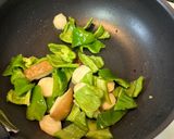 【簡単夕食】柔らか鶏胸肉と茄子ピーマンの味噌炒め作り方5写真