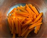 コンソメ風味の豚肉と根菜たちのきんぴら作り方1写真