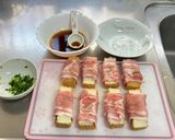 厚揚げの豚ロース肉巻き照り焼き炒め😃作り方1写真