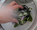 胡瓜とわかめと紫玉ねぎとカニカマの酢の物作り方2写真