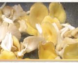 たもぎ茸たっぷりのオイルパスタ【食遺産】作り方3写真