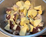 さつまいもと鶏むね肉と厚揚と野菜の煮物。作り方3写真