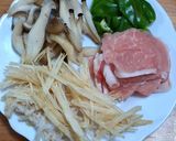 豚肉とさつまいもときのこのバタポン炒め作り方2写真