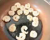 エビと山芋のガーリックバター炒め作り方3写真