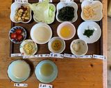 豆と旬野菜と海の幸の香り高いコラボサラダ作り方1写真