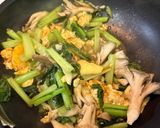 【簡単副菜】オイスターソースで舞茸小松菜の卵炒め作り方3写真