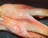蜂蜜で無限!サーモンのルイベ🐟️道産子デザート化🍯作り方1写真