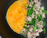 ちょいピリ辛の豚肉入りニラ玉炒め♪作り方6写真